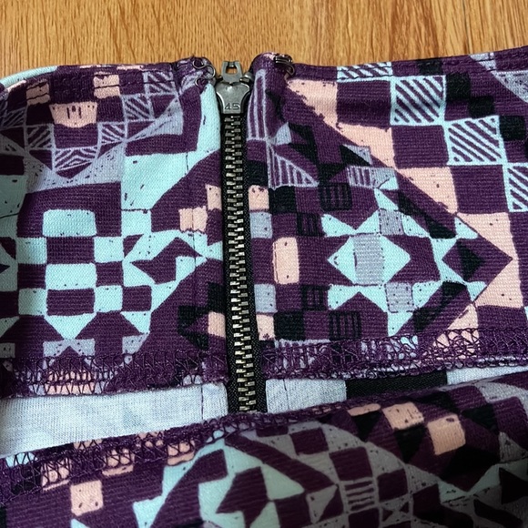 NWOT Women's Purple Multicolored Abstract Print Bodycon Mini Pencil Style Skirt - Picture 5 of 7